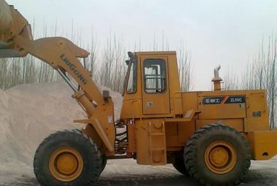 车载泵在建筑工地高效泵送混凝土的场景